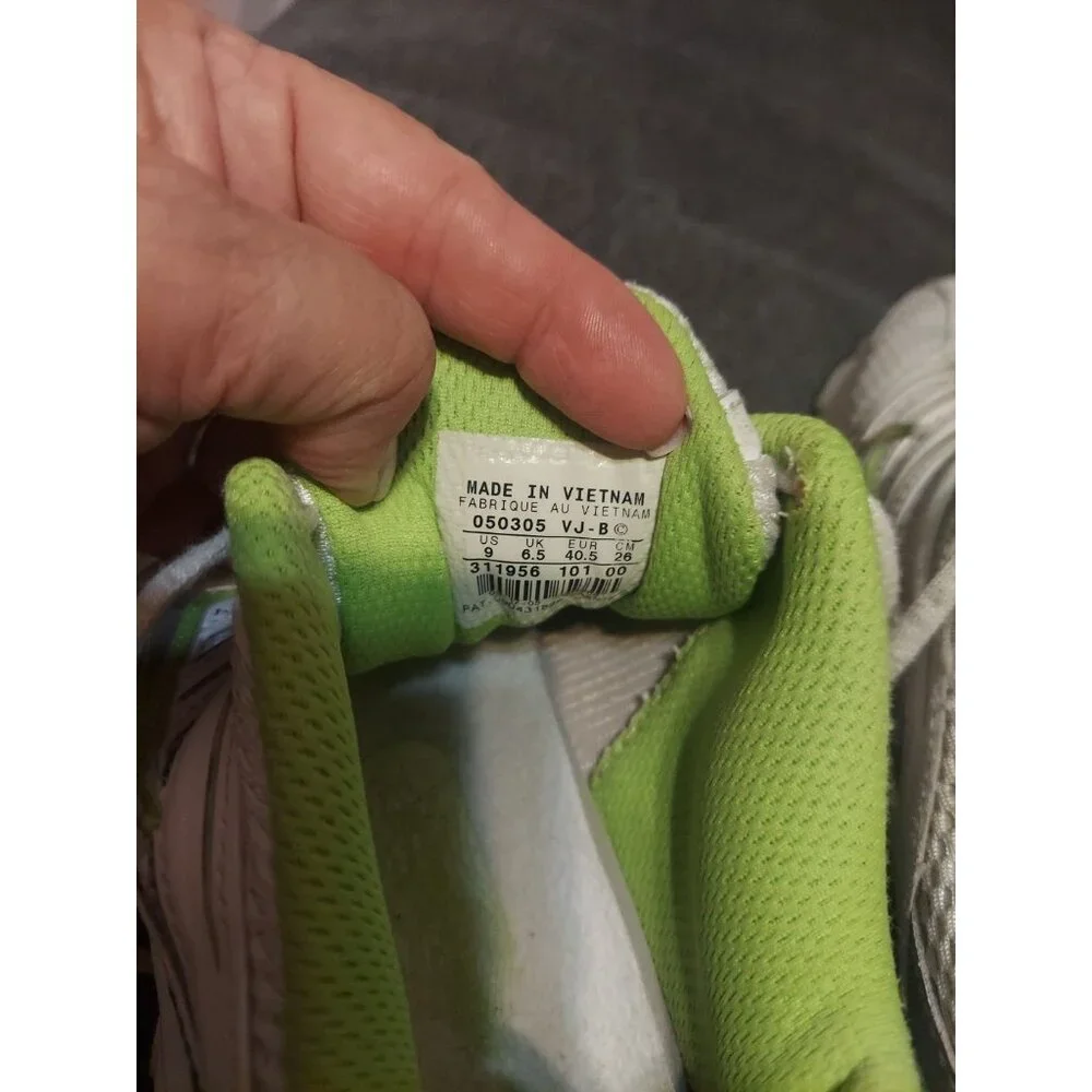 NIKE‎ Air Womens Size 9 Lime Green White Shoes Crossfit Running Shoes